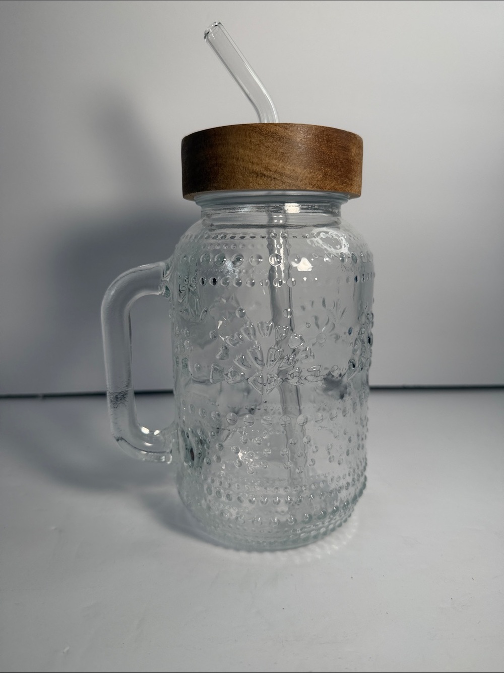 Clear Glass Mason-Style Drinking Jar with Wood Lid and Glass Straw